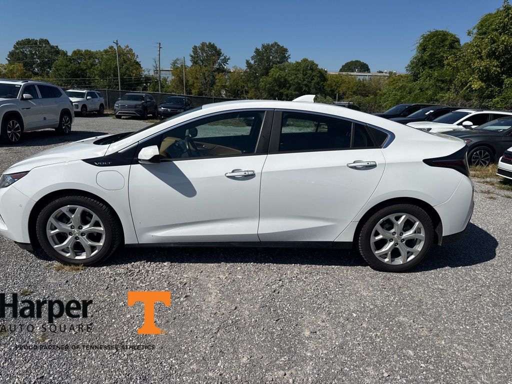 2018 Chevrolet Volt Premier photo 2