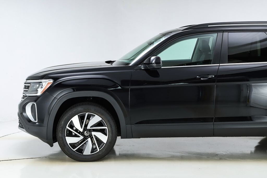 New 2026 Volkswagen Atlas SE w/Technology SUV