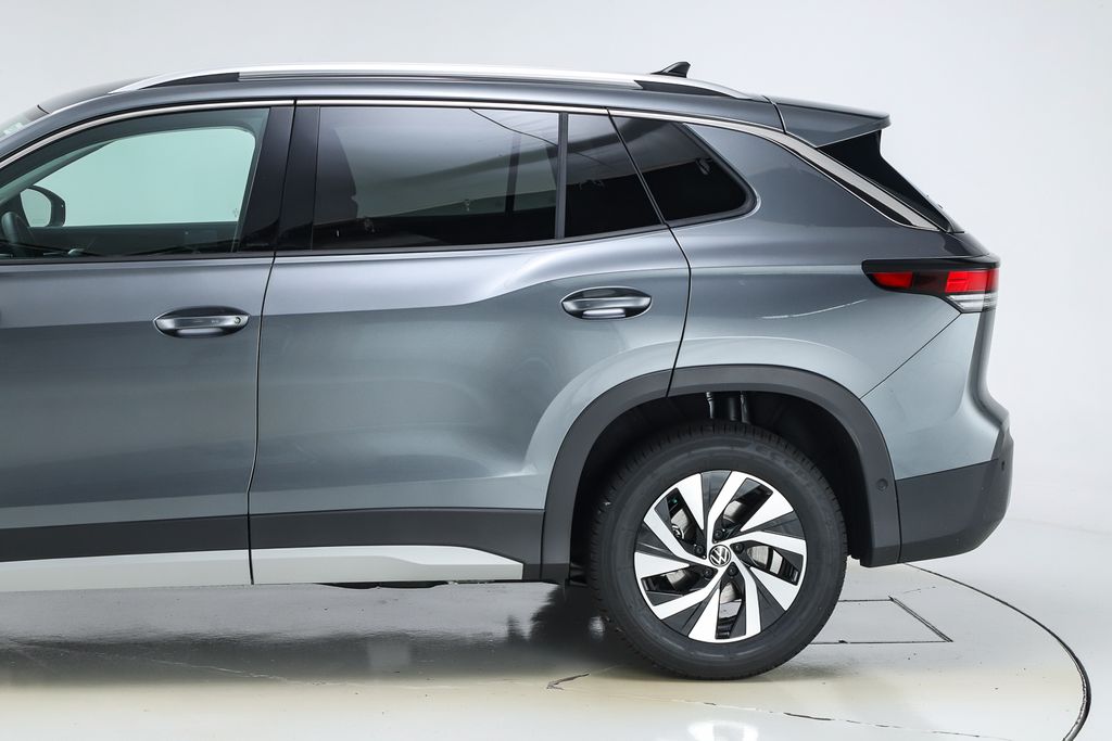 2025 Volkswagen Tiguan S photo 4