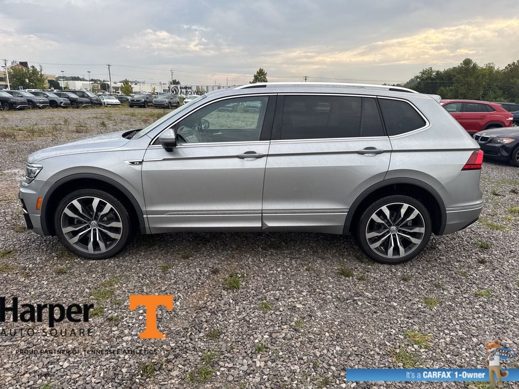 2021 Volkswagen Tiguan SEL Premium R-Line photo 2