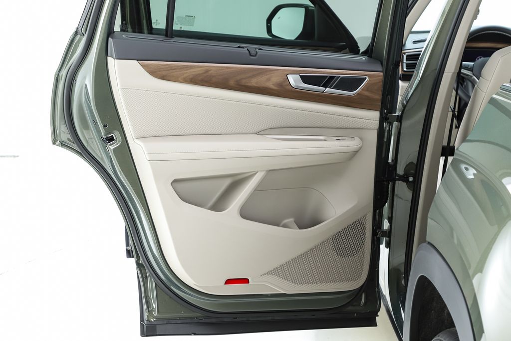 2026 Volkswagen Atlas SE w/Tech - Photo 17
