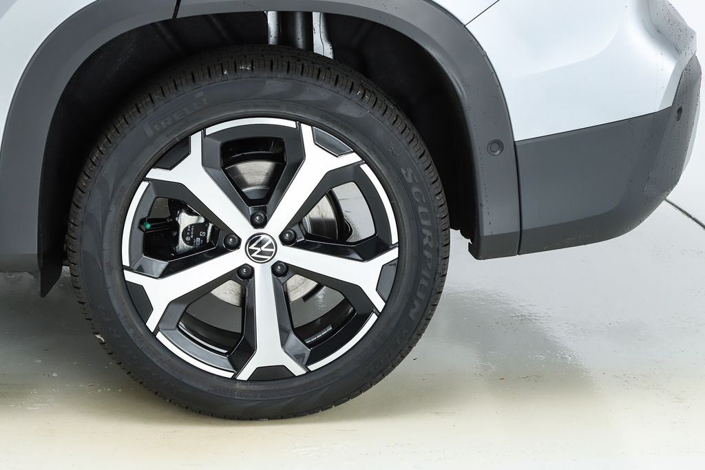 2026 Volkswagen Tiguan SE - Photo 6