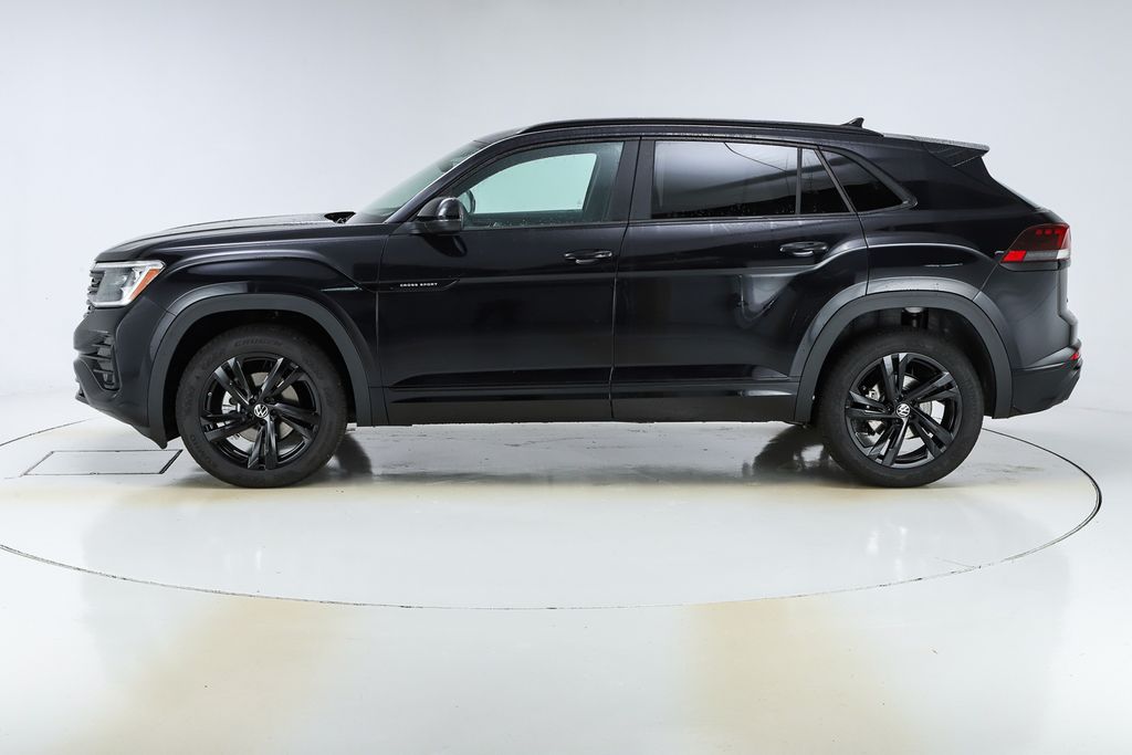2026 Volkswagen Atlas Cross Sport SEL R-Line photo 2
