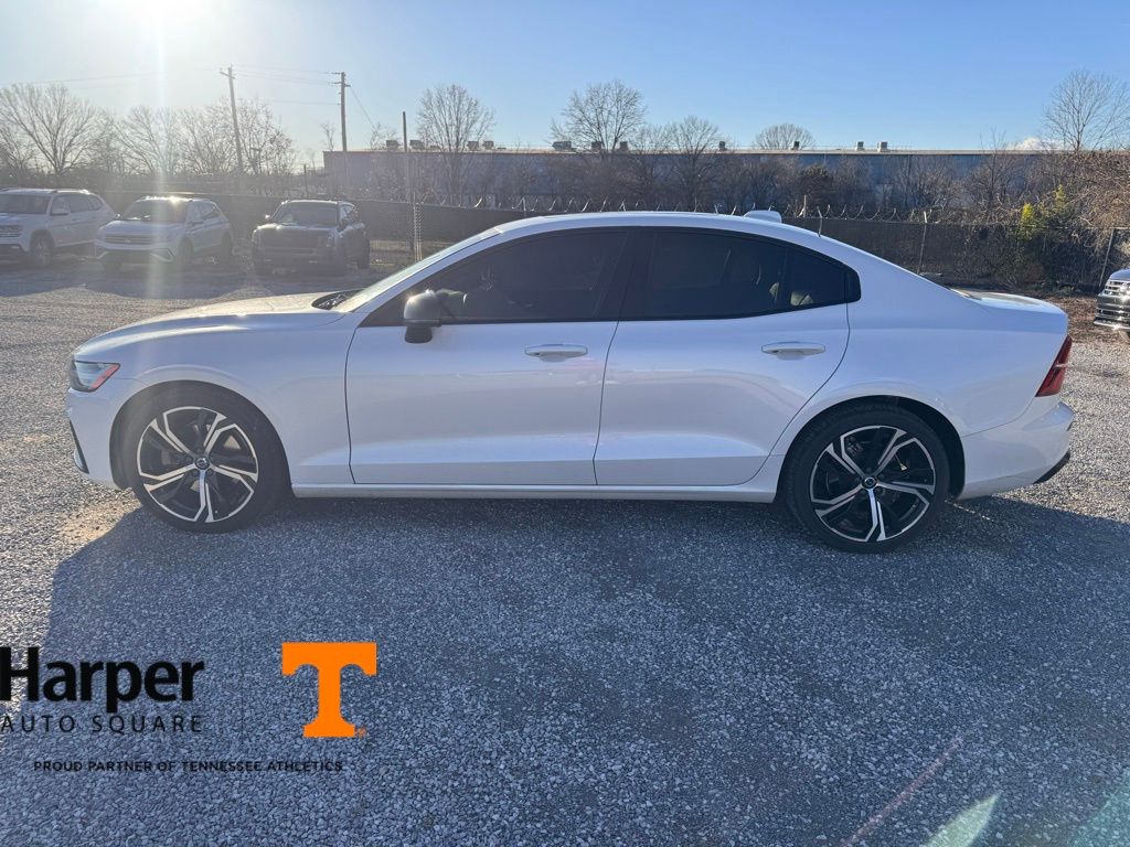 2023 Volvo S60 B5 Core photo 2