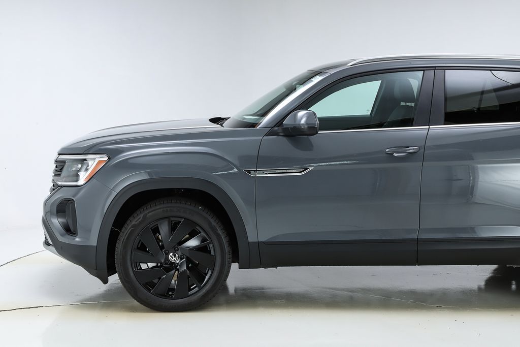 2026 Volkswagen Atlas Cross Sport SE Technology photo 2