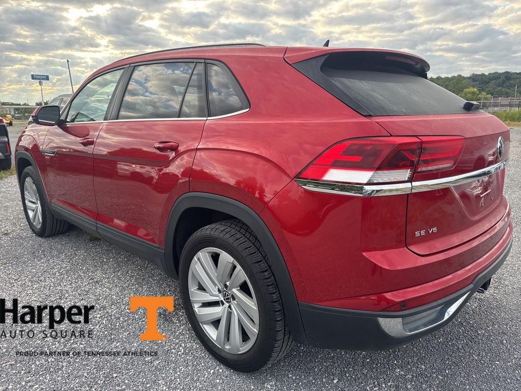 2022 Volkswagen Atlas Cross Sport V6 SE Technology photo 3