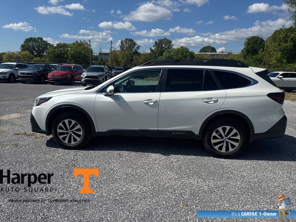 2022 Subaru Outback Premium photo 2