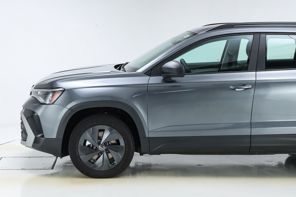 2025 Volkswagen Taos S photo 3