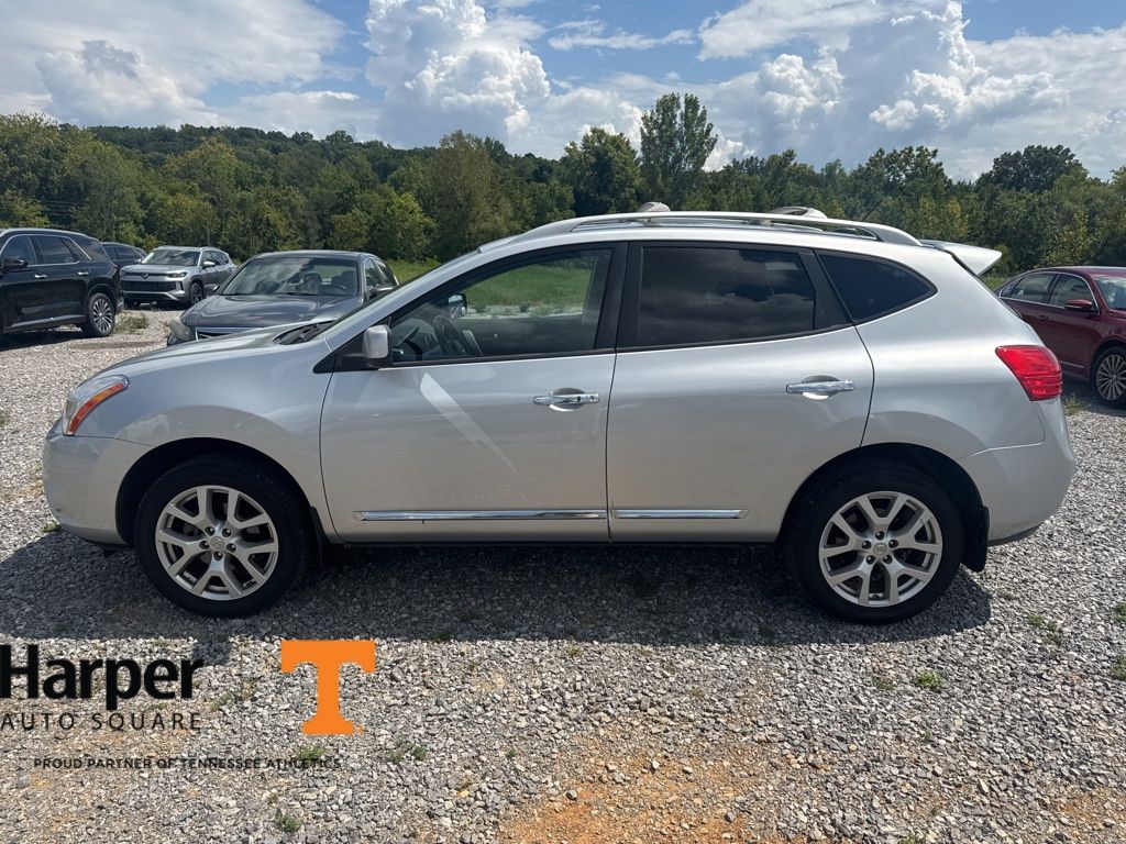 2011 Nissan Rogue SV photo 2