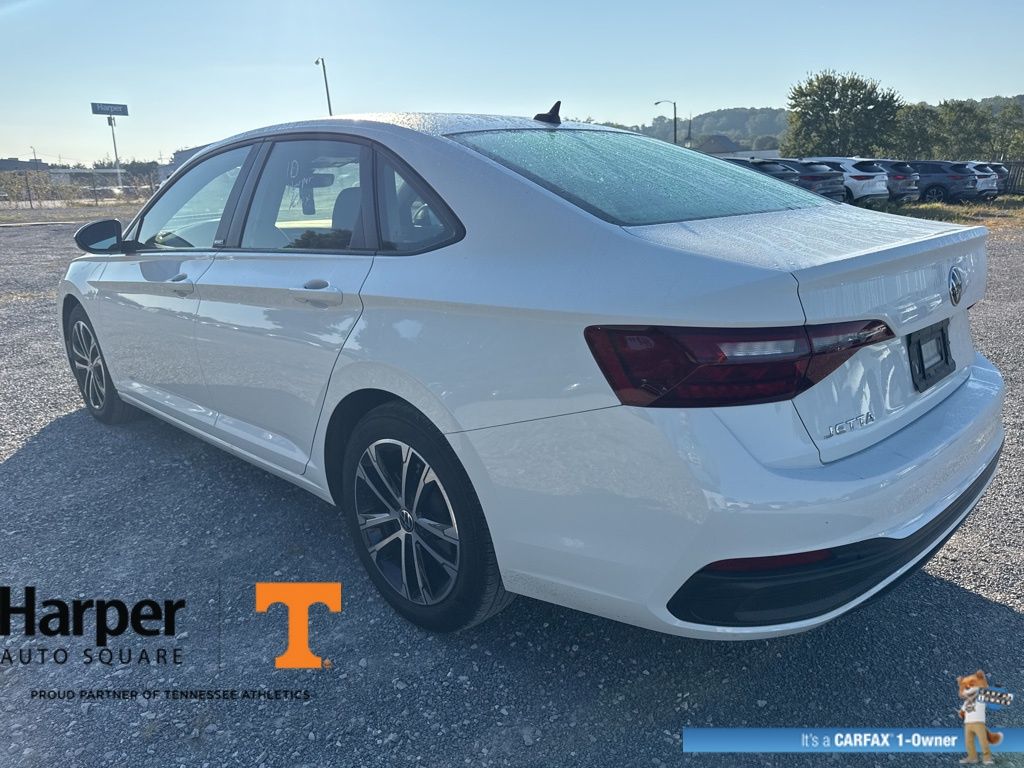 2024 Volkswagen Jetta 1.5T Sport photo 3
