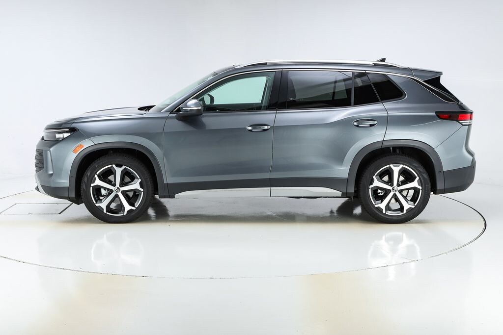 New 2026 Volkswagen Tiguan SE SUV