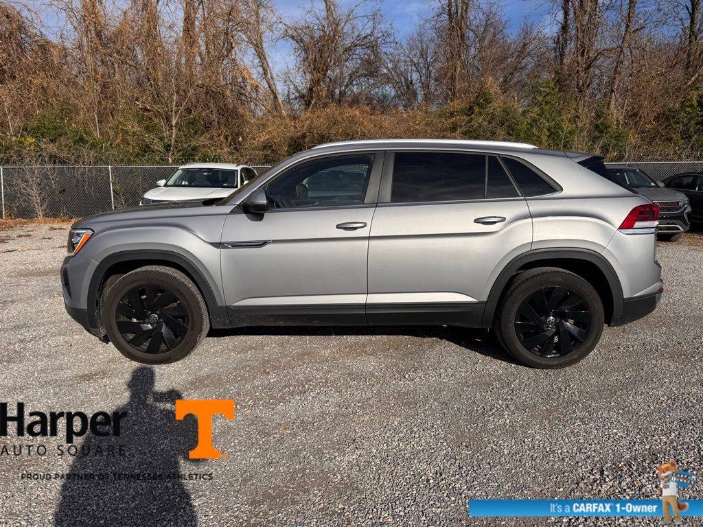 2025 Volkswagen Atlas Cross Sport SE Technology photo 2