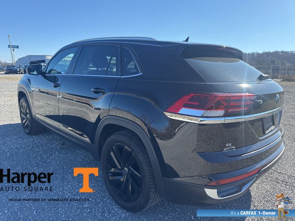 2023 Volkswagen Atlas Cross Sport SE Technology photo 2
