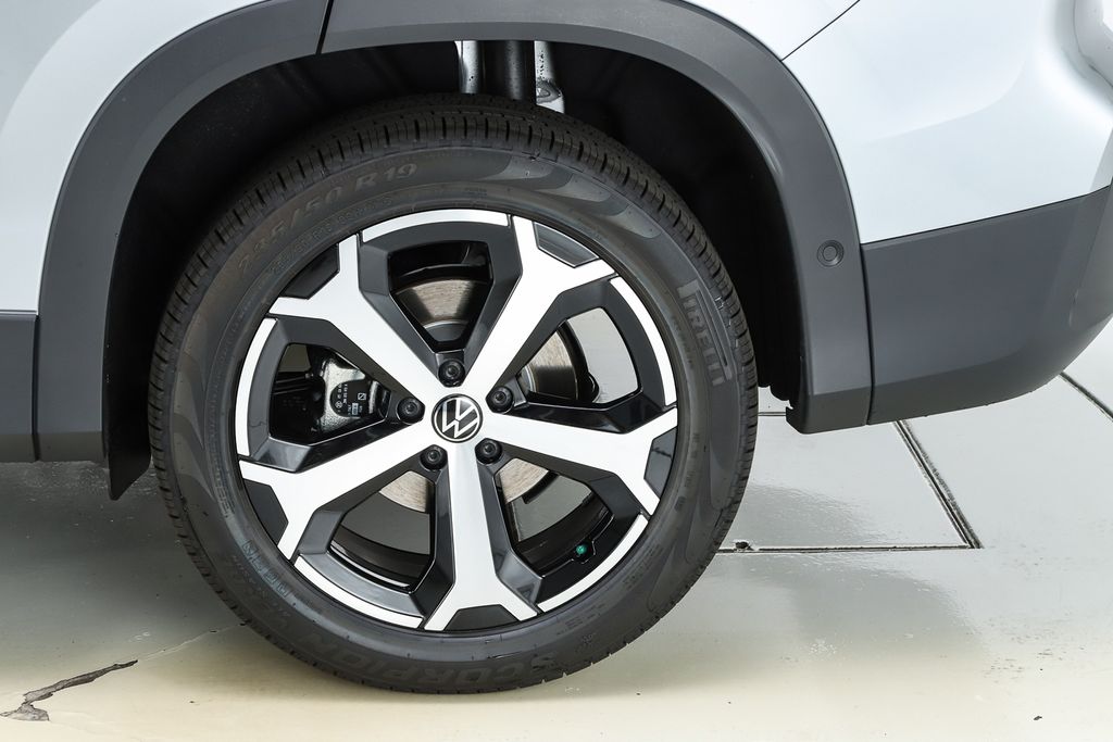 2026 Volkswagen Tiguan SE - Photo 6