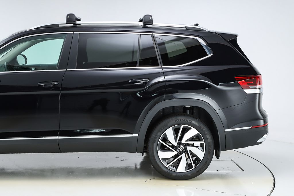 2025 Volkswagen Atlas SE photo 4