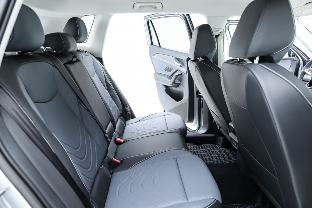 2026 Volkswagen Tiguan SE - Photo 37