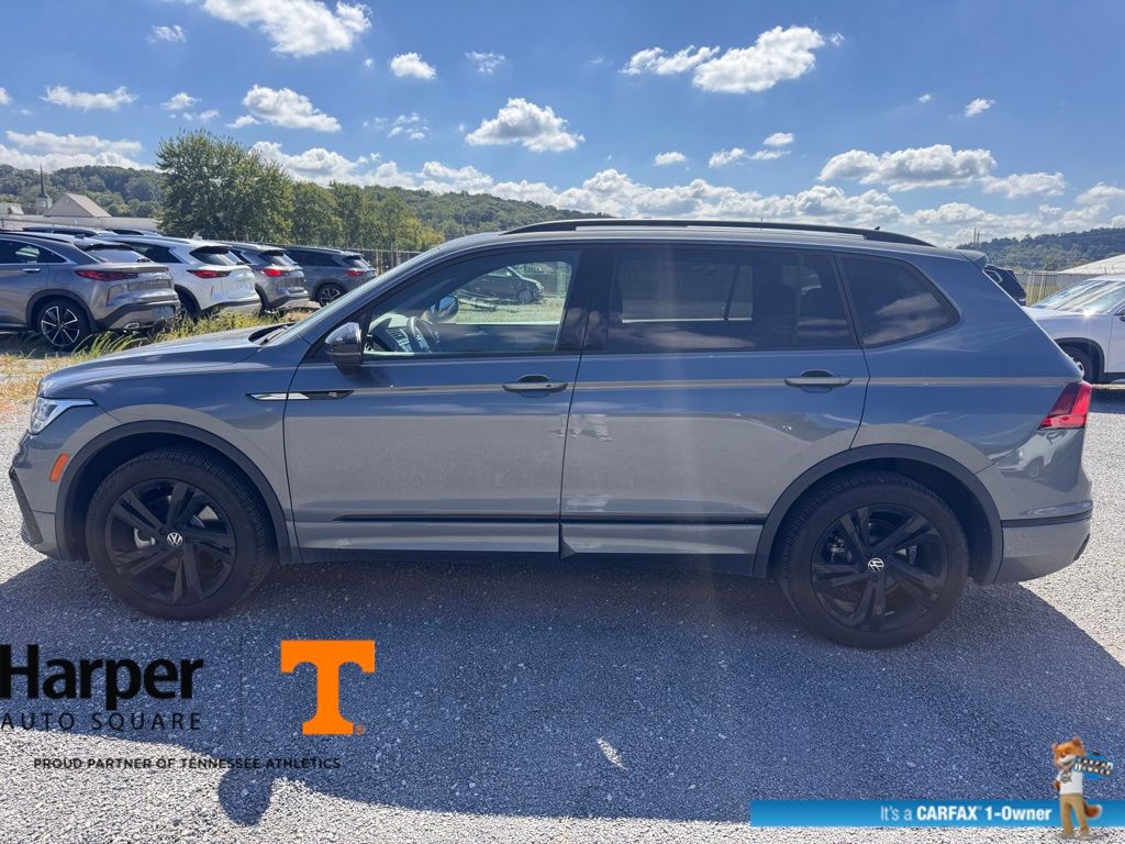 2024 Volkswagen Tiguan SE R-Line Black photo 2