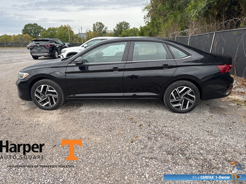 2024 Volkswagen Jetta 1.5T SEL photo 2
