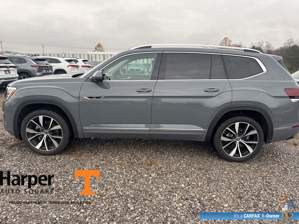 2025 Volkswagen Atlas SEL Premium R-Line photo 2