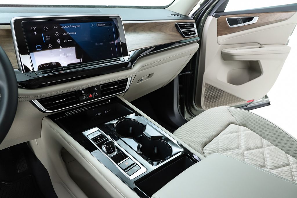 2026 Volkswagen Atlas SE w/Tech - Photo 23