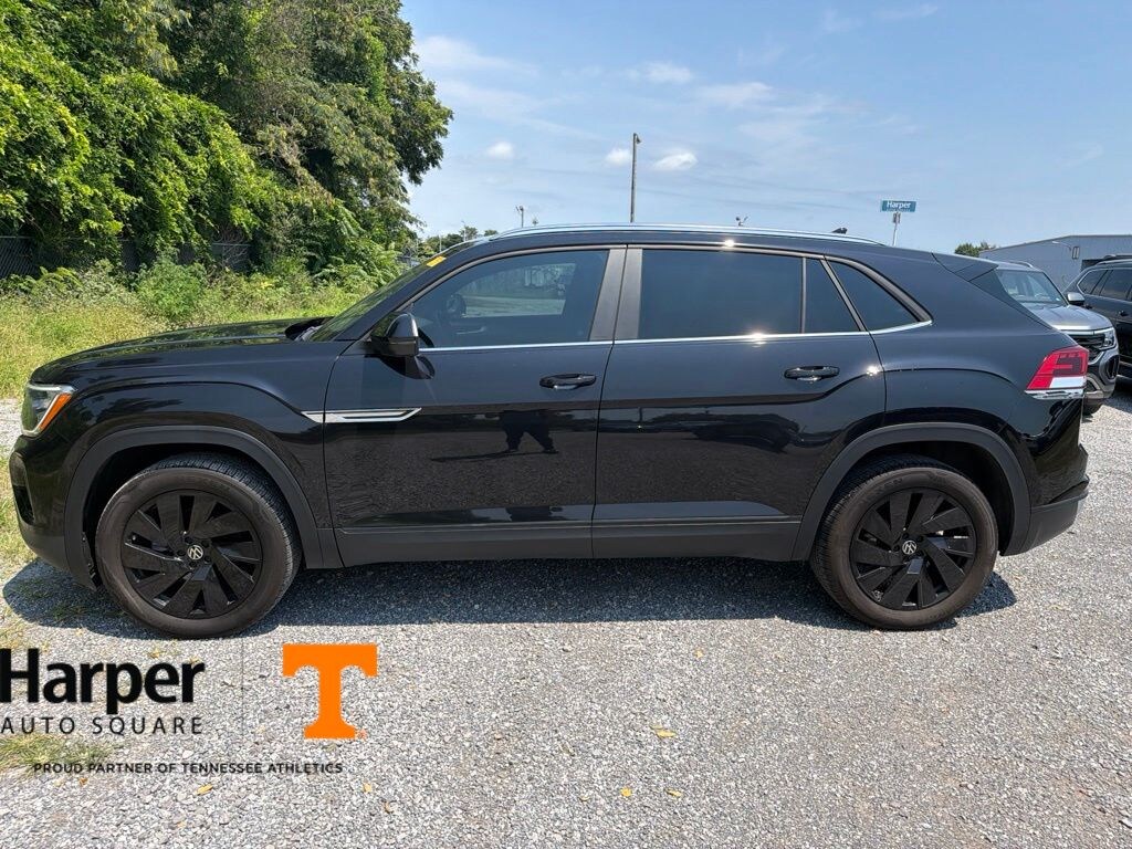 Used 2024 Volkswagen Atlas Cross Sport 2.0T SE w/Technology SUV