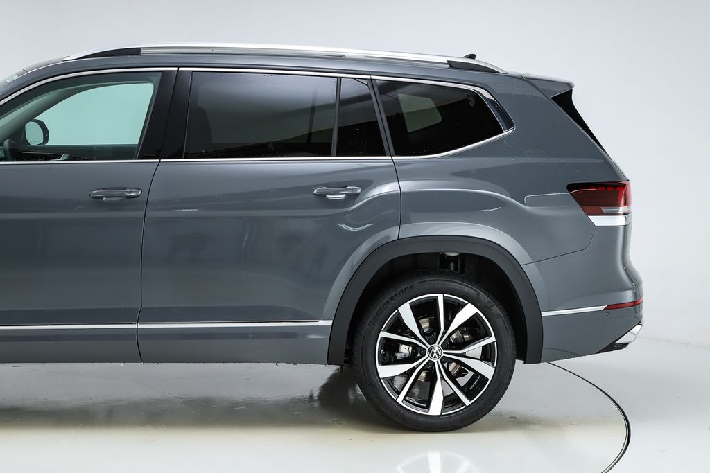 2026 Volkswagen Atlas SEL Premium R-Line photo 3