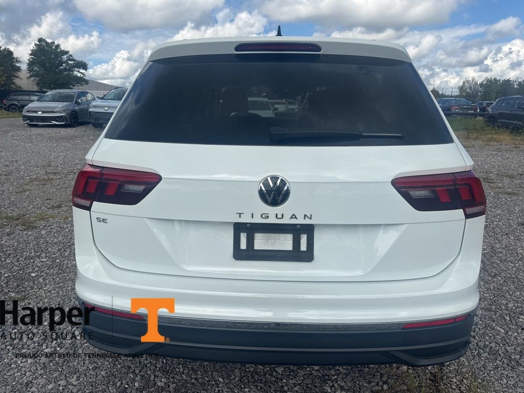 2022 Volkswagen Tiguan SE photo 4