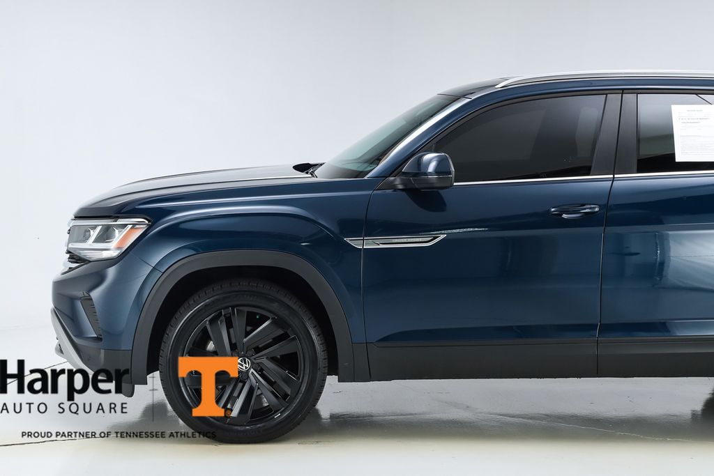 2023 Volkswagen Atlas Cross Sport V6 SE Technology photo 3