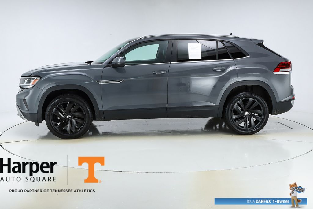 Used 2022 Volkswagen Atlas Cross Sport SE w/Tech with VIN 1V2JE2CA4NC226522 for sale in Knoxville, TN