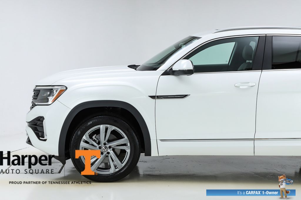 2024 Volkswagen Atlas Cross Sport SEL R-Line photo 3