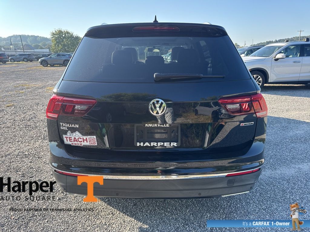 2019 Volkswagen Tiguan SEL photo 4