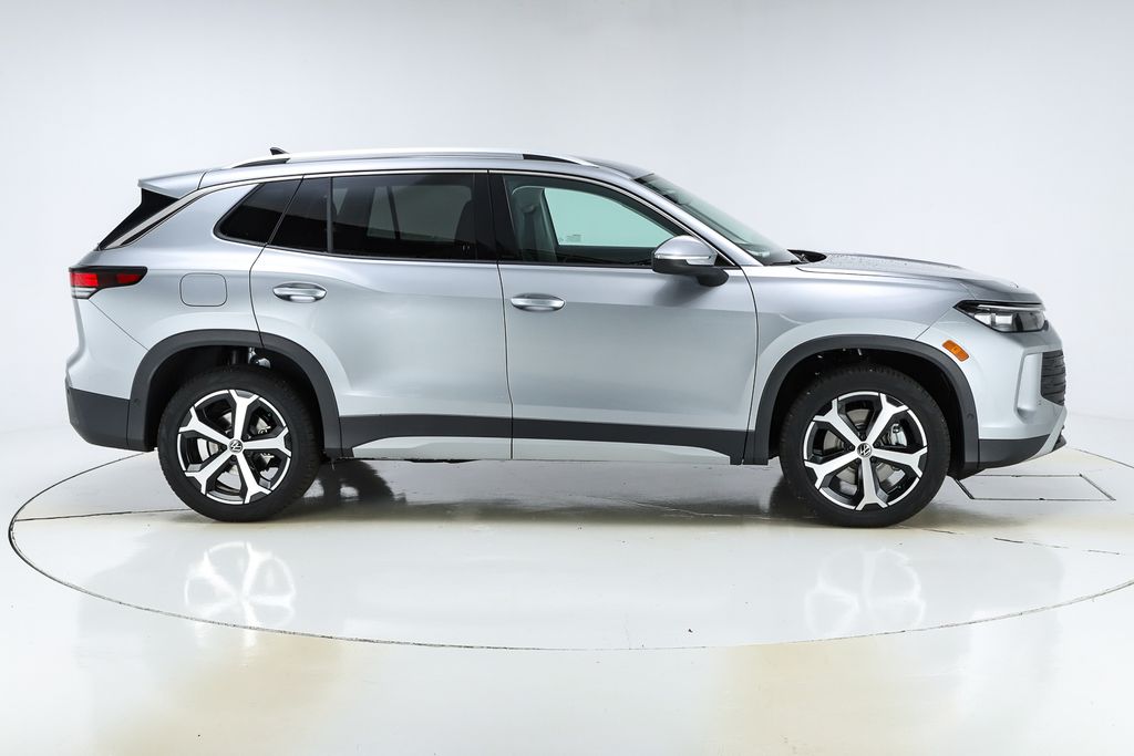 2026 Volkswagen Tiguan SE - Photo 10