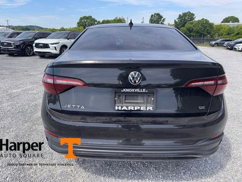 Used 2022 Volkswagen Jetta 1.5T SE Sedan