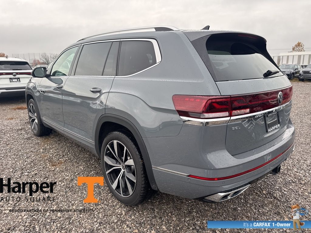 2025 Volkswagen Atlas SEL Premium R-Line photo 3