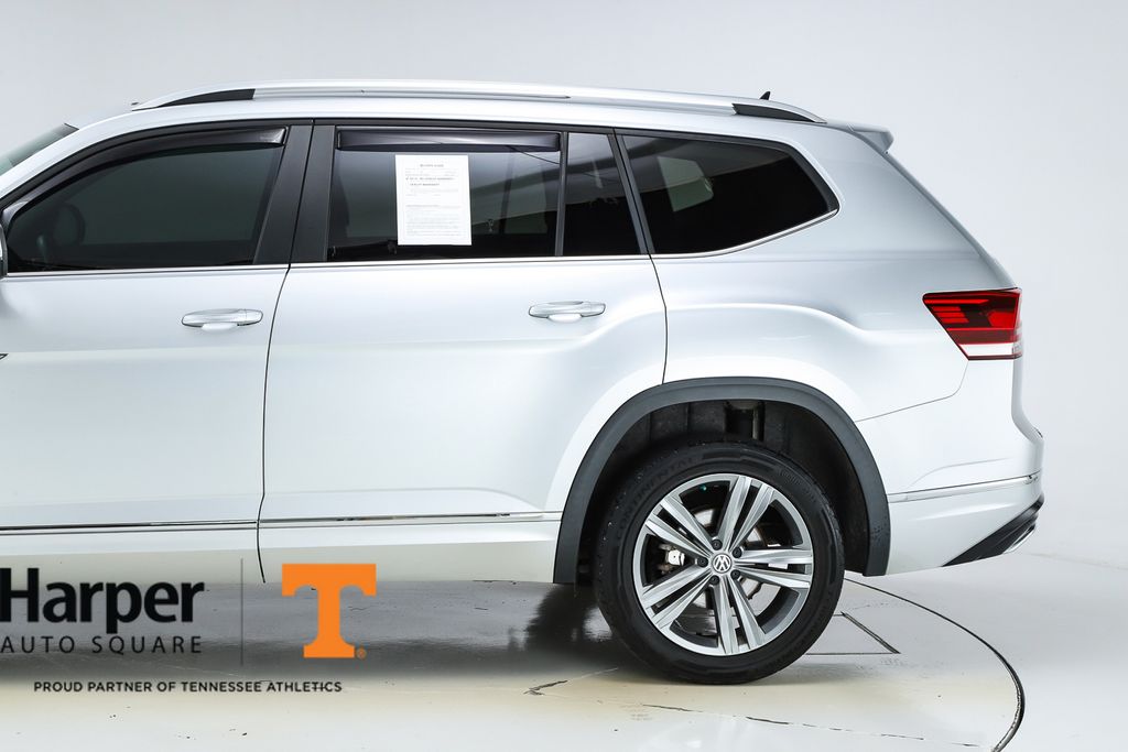 2019 Volkswagen Atlas V6 SE Technology R-Line photo 3