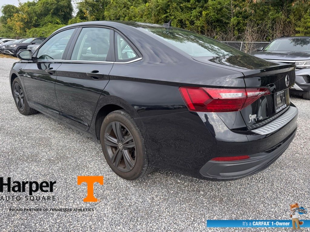 2022 Volkswagen Jetta 1.5T SE photo 2