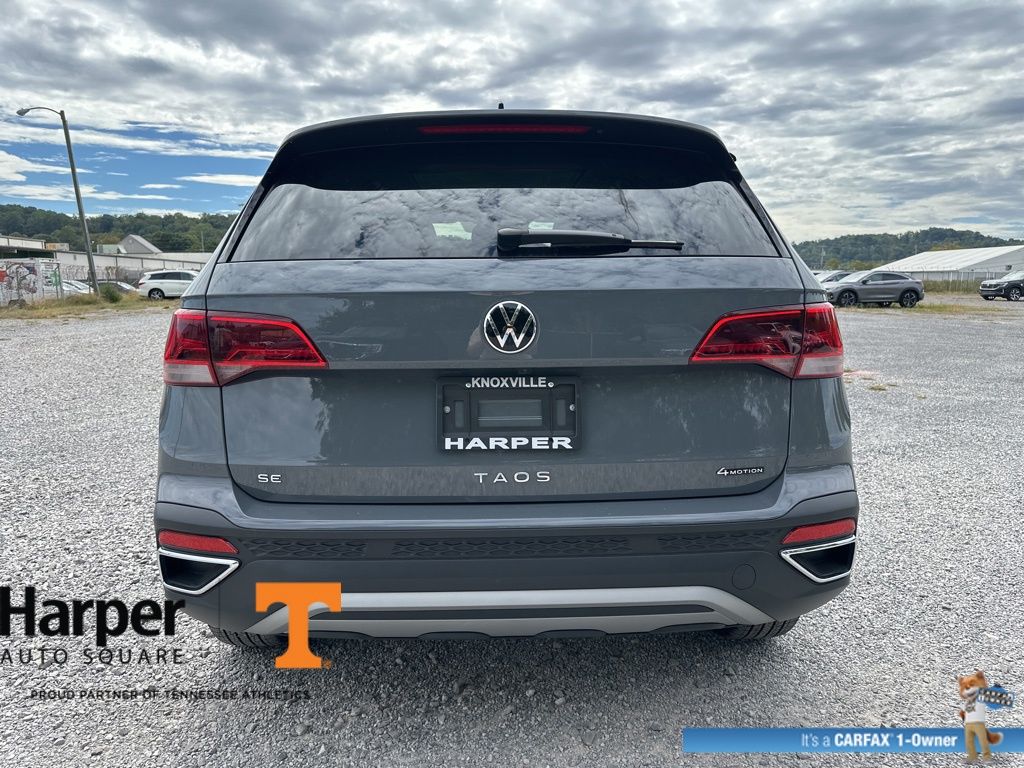 2024 Volkswagen Taos SE photo 4