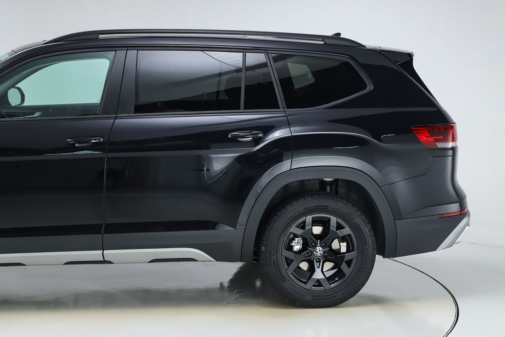 2026 Volkswagen Atlas Peak Edition SE photo 3