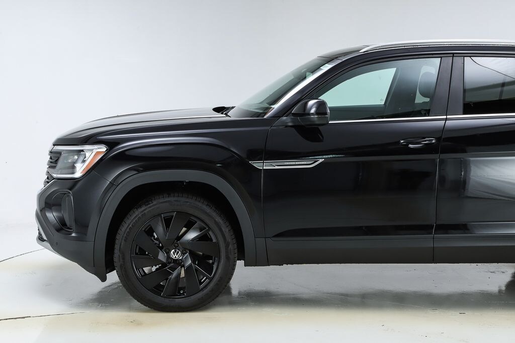 New 2026 Volkswagen Atlas Cross Sport 2.0T SE w/Technology SUV