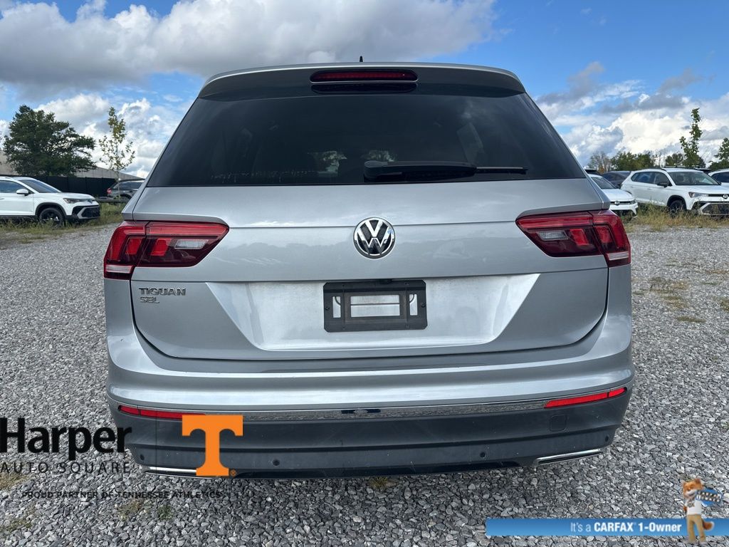2020 Volkswagen Tiguan SEL photo 4