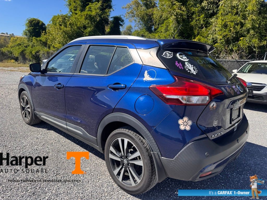 2020 Nissan Kicks SR photo 3