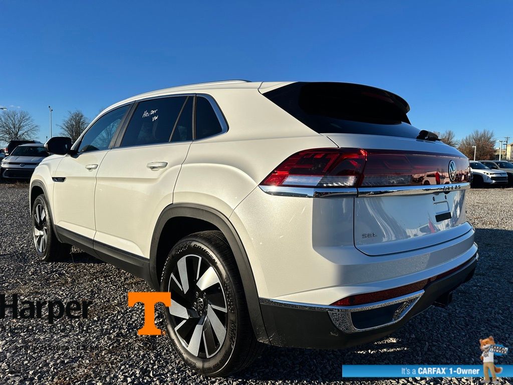 2024 Volkswagen Atlas Cross Sport SEL photo 3