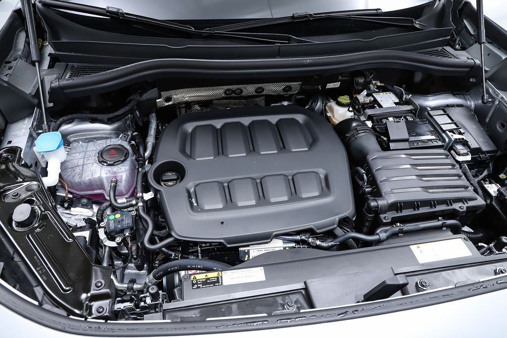 2026 Volkswagen Tiguan SE - Photo 28