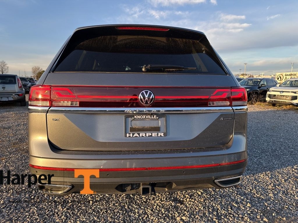 Used 2024 Volkswagen Atlas 2.0T SE w/Technology SUV