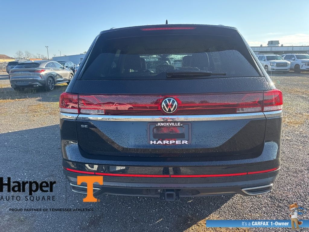 2024 Volkswagen Atlas SE Technology photo 3