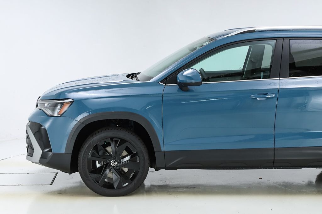 New 2026 Volkswagen Taos 1.5T SE SUV