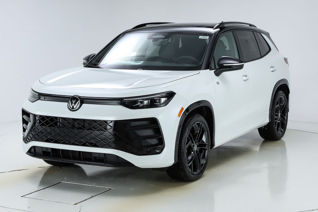 2026 Volkswagen Tiguan SE R-LINE BLACK's photo