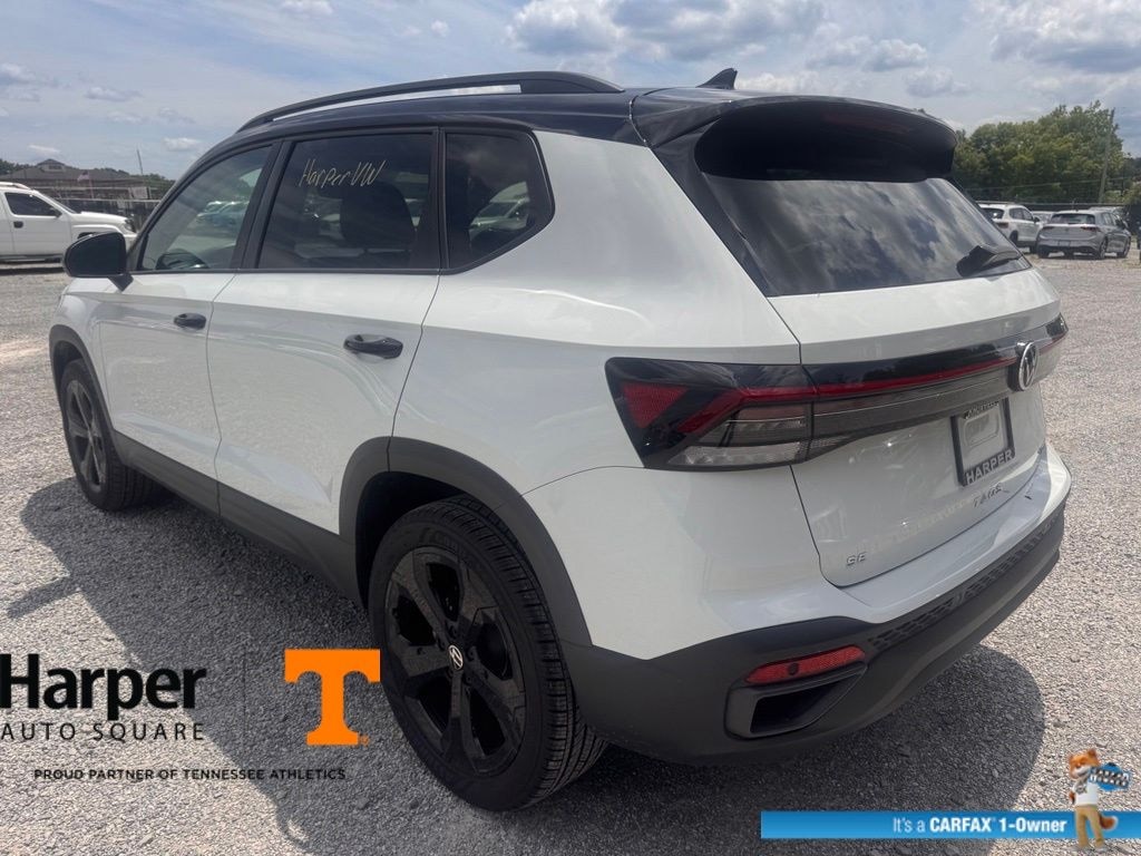 Used 2025 Volkswagen Taos 1.5T SE Black SUV