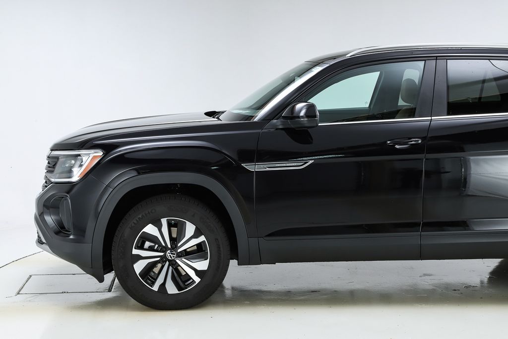 2026 Volkswagen Atlas Cross Sport SE photo 3