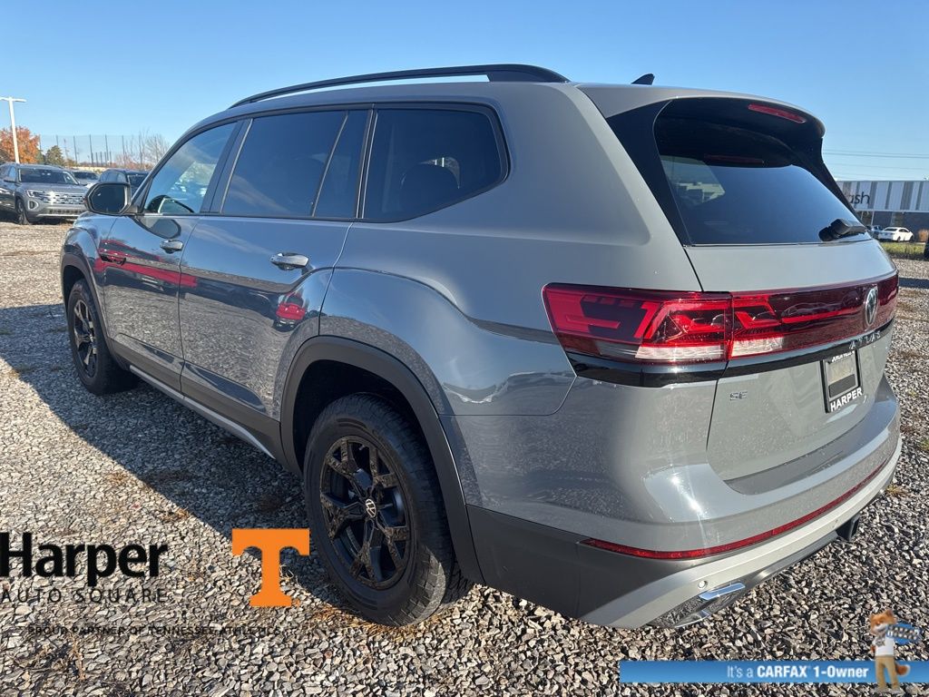 2024 Volkswagen Atlas Peak Edition SE Technology photo 3